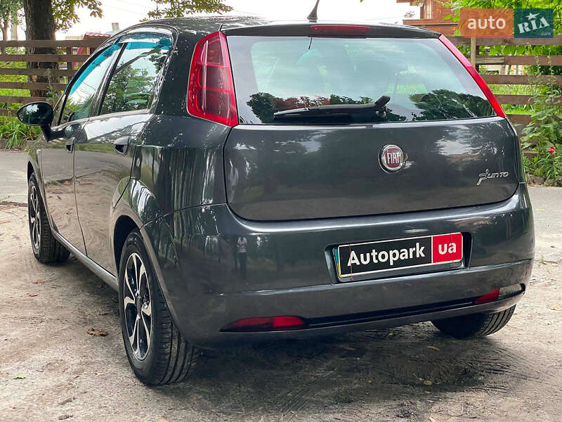 Хэтчбек Fiat Grande Punto 2011 в Киеве