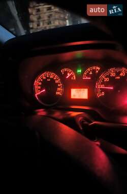 Хэтчбек Fiat Grande Punto 2012 в 
