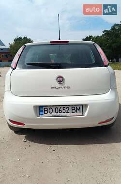 Хэтчбек Fiat Grande Punto 2012 в 