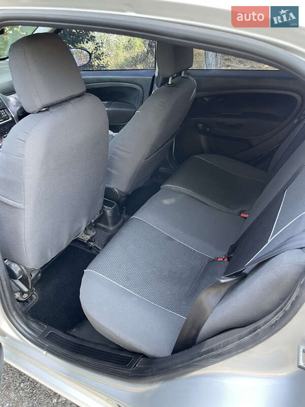 Хэтчбек Fiat Grande Punto 2010 в Днепре