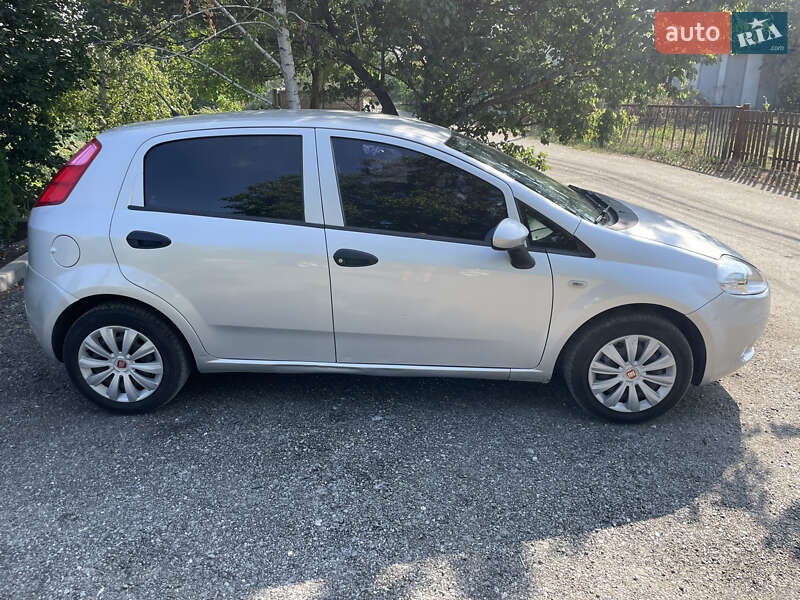 Хэтчбек Fiat Grande Punto 2010 в Днепре