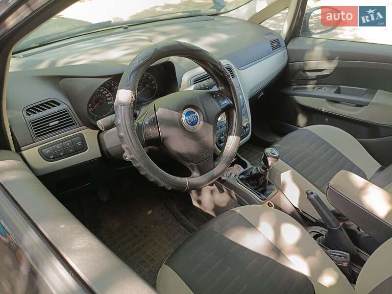 Хетчбек Fiat Grande Punto 2006 в Кривому Розі фото 18 Хетчбек Fiat Grande Punto 2006 в Кривому Розі