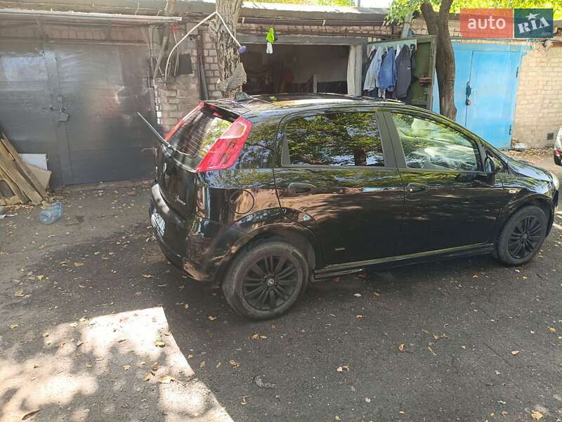 Хетчбек Fiat Grande Punto 2006 в Кривому Розі фото 28 Хетчбек Fiat Grande Punto 2006 в Кривому Розі