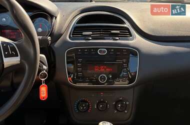 Хэтчбек Fiat Grande Punto 2011 в 