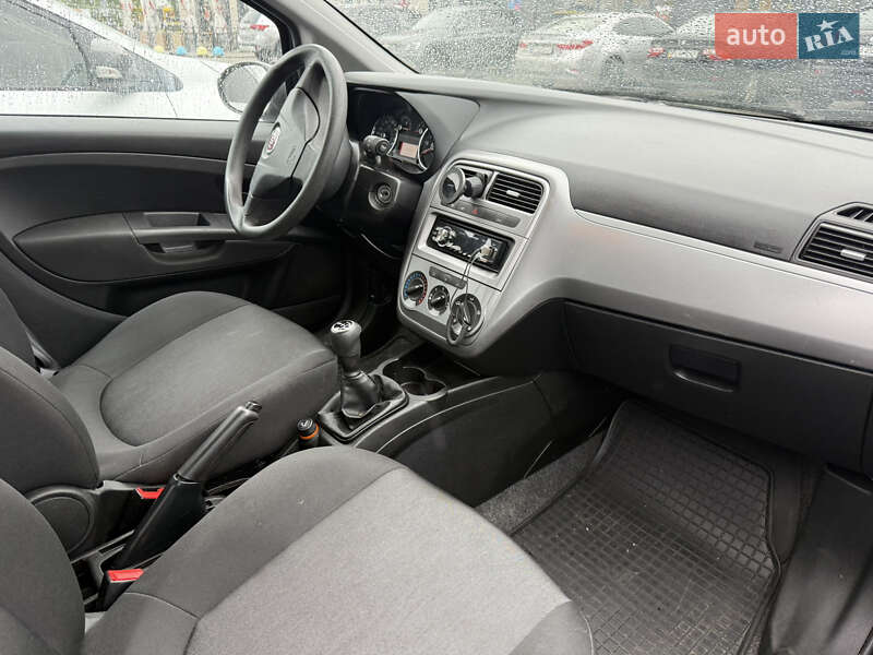 Хэтчбек Fiat Grande Punto 2012 в Киеве