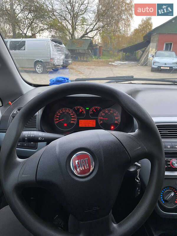 Хэтчбек Fiat Grande Punto 2010 в Березному фото 12 Хэтчбек Fiat Grande Punto 2010 в Березному