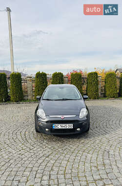 Хэтчбек Fiat Grande Punto 2011 в Жовкве