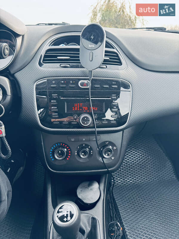 Хетчбек Fiat Grande Punto 2011 в Жовкві