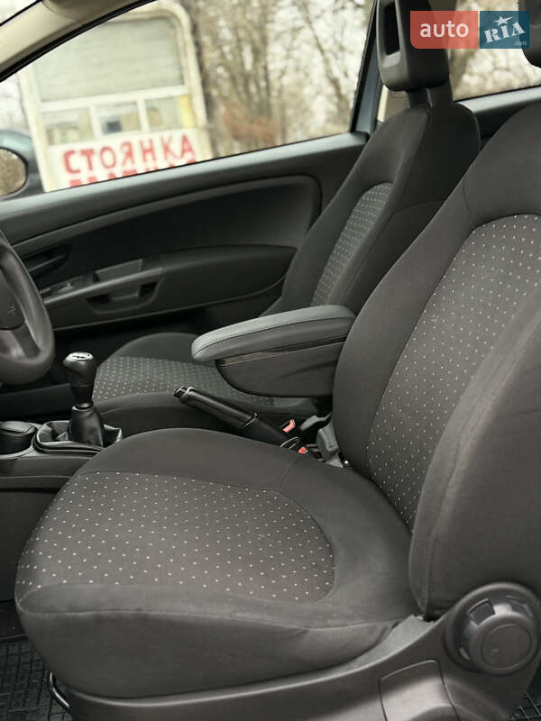 Хэтчбек Fiat Grande Punto 2008 в Запорожье