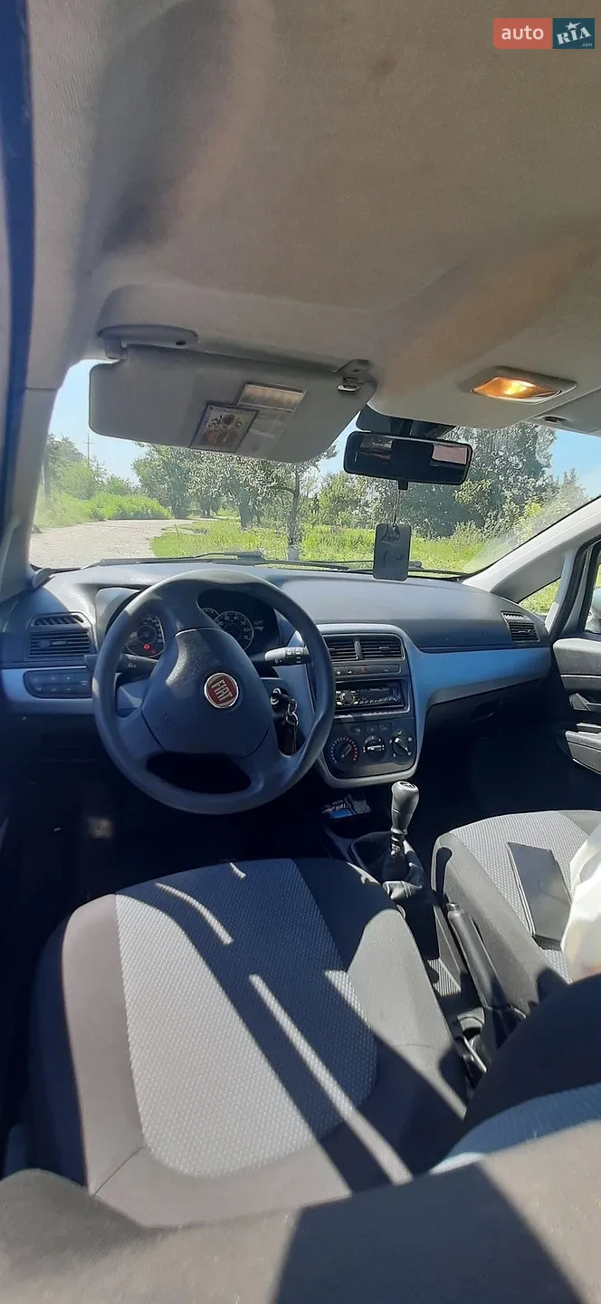 2010 Fiat Punto - мініатюра 6