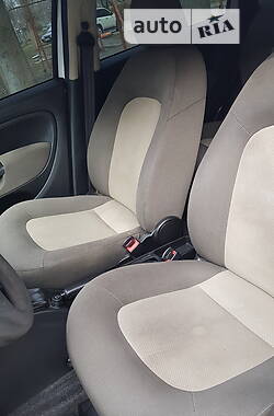 Седан Fiat Linea 2012 в 