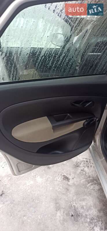 Седан Fiat Linea 2009 в Воловце