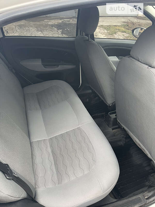 Седан Fiat Linea 2013 в Днепре