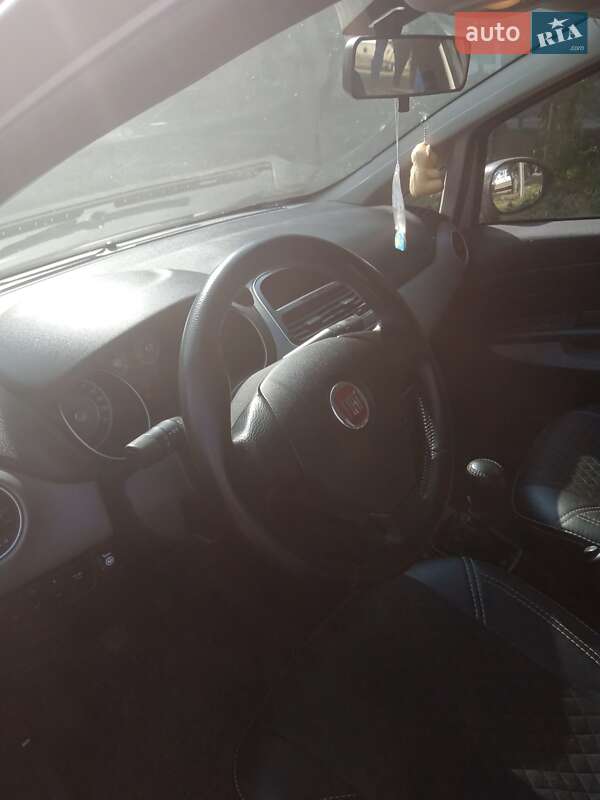 Седан Fiat Linea 2013 в Корсунь-Шевченківському