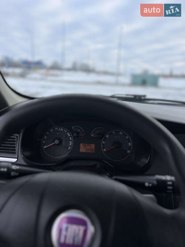 Седан Fiat Linea 2009 в Горохове