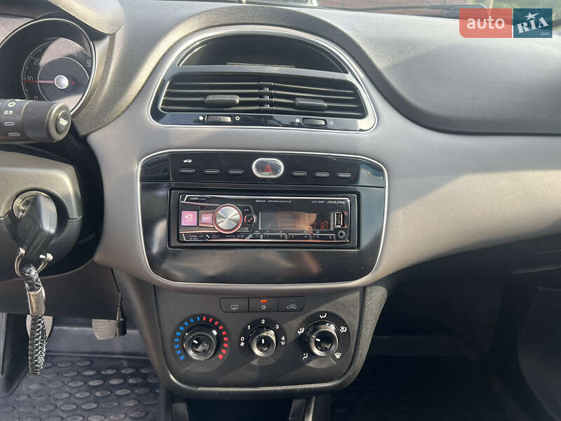 Седан Fiat Linea 2013 в Львове