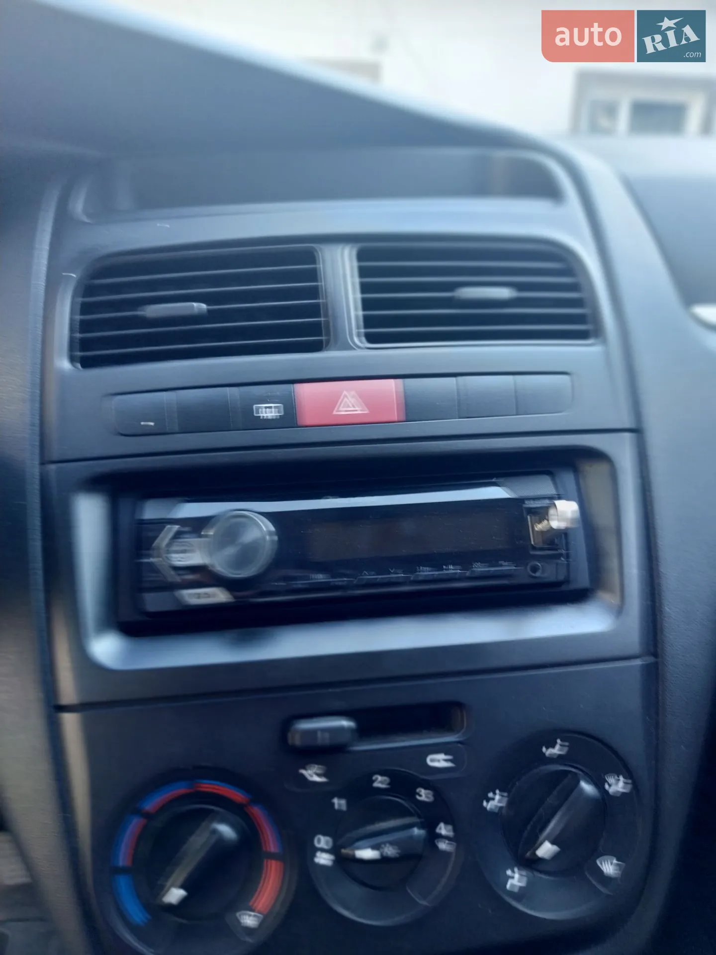 2010 Fiat Linea - мініатюра 13