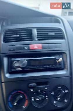 Седан Fiat Linea 2010 в 