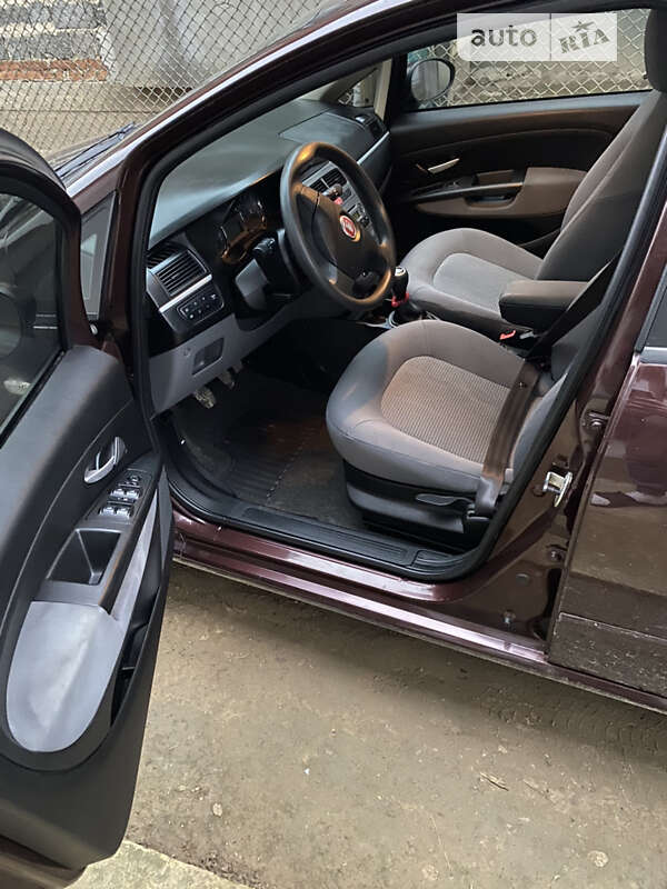 Седан Fiat Linea 2012 в Ивано-Франковске