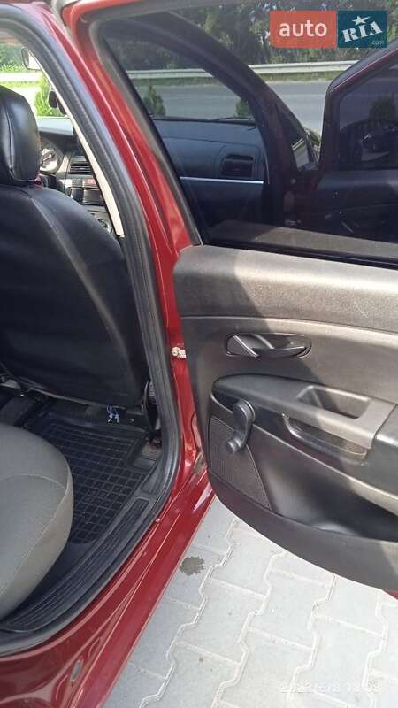 Седан Fiat Linea 2010 в Тернополе