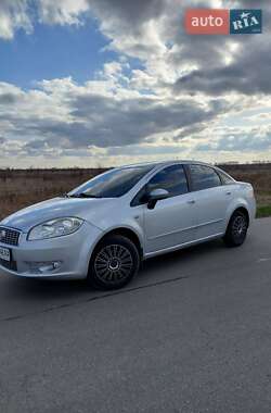 Седан Fiat Linea 2012 в 
