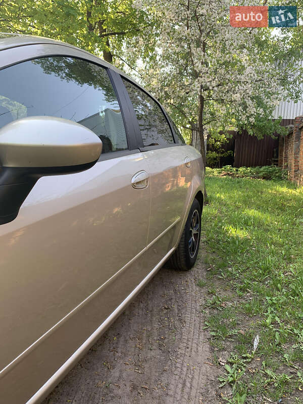 Седан Fiat Linea 2012 в Чернигове