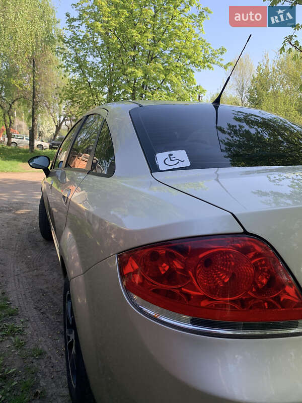 Седан Fiat Linea 2012 в Чернигове