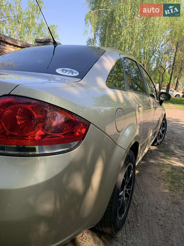 Седан Fiat Linea 2012 в Чернигове