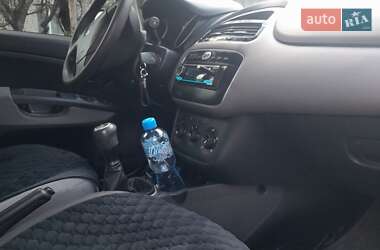 Седан Fiat Linea 2013 в 