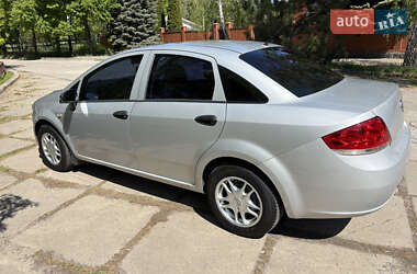 Седан Fiat Linea 2012 в 