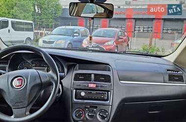 Седан Fiat Linea 2012 в 
