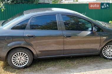 Fiat Linea 2012