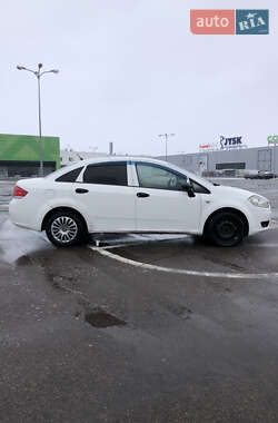 Седан Fiat Linea 2012 в 
