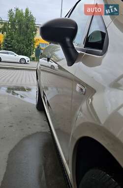 Седан Fiat Linea 2010 в 