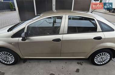 Седан Fiat Linea 2010 в 