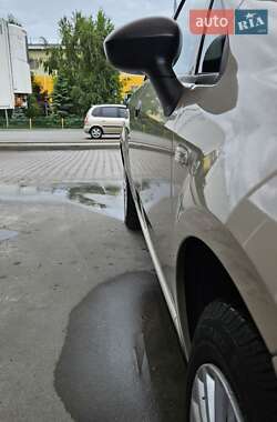Седан Fiat Linea 2010 в 
