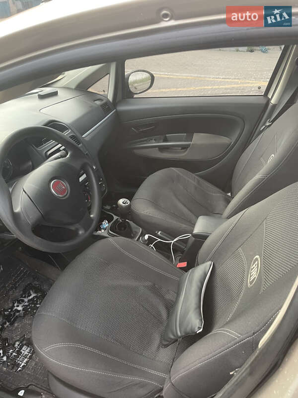 Седан Fiat Linea 2012 в Буче