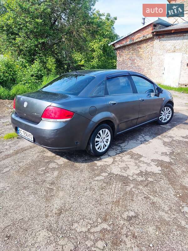 Седан Fiat Linea 2008 в Золочеві