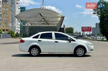 Седан Fiat Linea 2012 в 