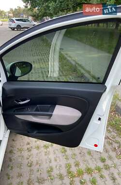 Седан Fiat Linea 2013 в 