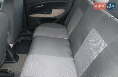 Седан Fiat Linea 2013 в 