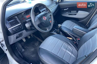 Седан Fiat Linea 2012 в 
