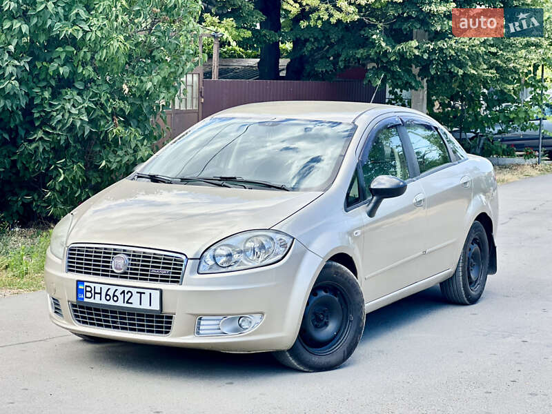 Седан Fiat Linea 2012 в 