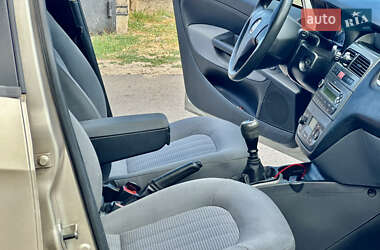 Седан Fiat Linea 2012 в 