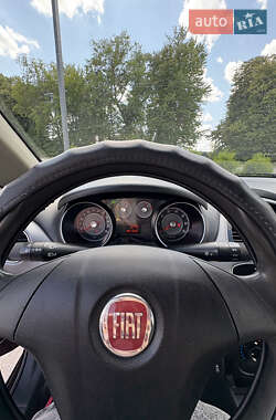Седан Fiat Linea 2013 в 