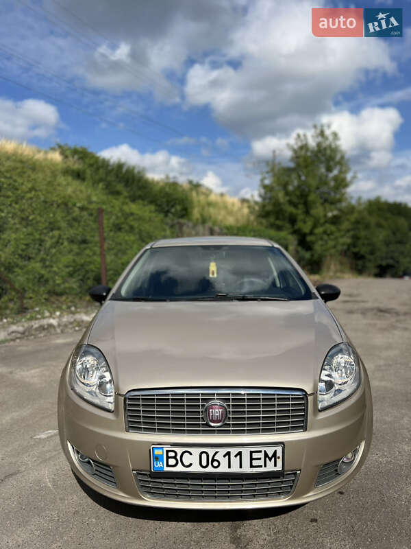 Седан Fiat Linea 2012 в Львове