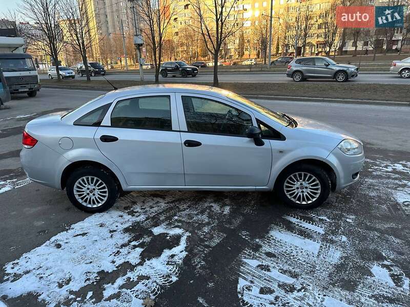 Седан Fiat Linea 2011 в Львові