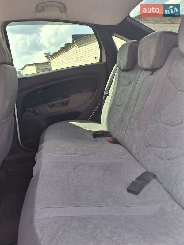 Седан Fiat Linea 2012 в Харкові