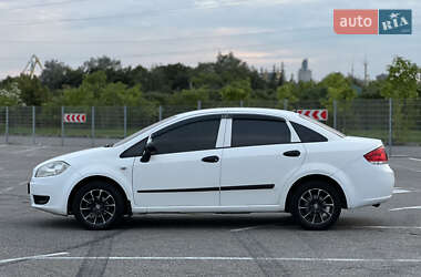 Седан Fiat Linea 2009 в 