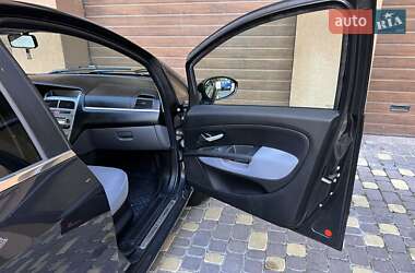Седан Fiat Linea 2009 в 